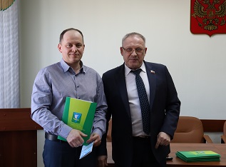 Александр Авилов вручил награды Собрания депутатов Приморского района Александр Авилов вручил награды Собрания депутатов Приморского района