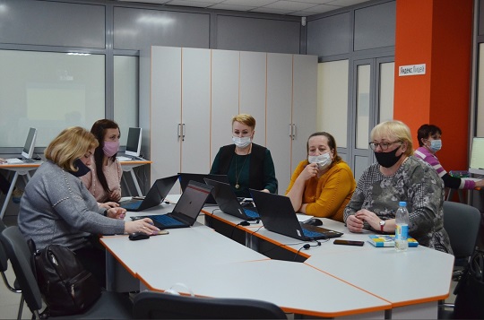 Педагоги продолжают осваивать дистанционные образовательные технологии Педагоги продолжают осваивать дистанционные образовательные технологии