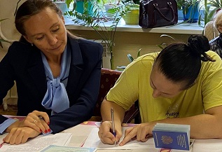 В Архангельской области стартовал прием заявлений на социальные выплаты от граждан, прибывших в регион из ЛНР, ДНР и Украины В Архангельской области стартовал прием заявлений на социальные выплаты от граждан, прибывших в регион из ЛНР, ДНР и Украины