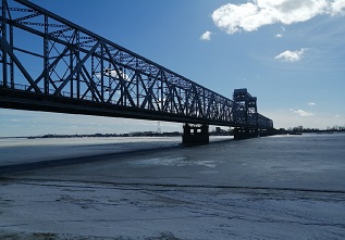 Информацию о разводке мостов в Архангельске можно получить в справочных службах
