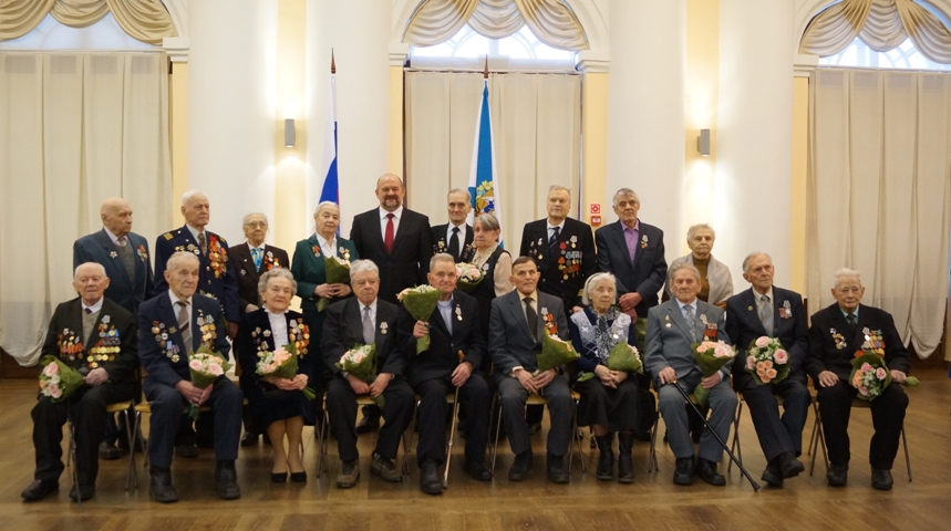 Юбилейные медали к 75-летию Великой Победы вручили ветеранам Приморского района Юбилейные медали к 75-летию Великой Победы вручили ветеранам Приморского района