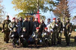 На острове Ягодник установили уменьшенную копию бомбардировщика ДБ – 3 На острове Ягодник установили уменьшенную копию бомбардировщика ДБ – 3