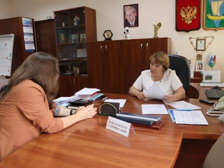 Глава Приморского района Валентина Рудкина провела личный прием граждан