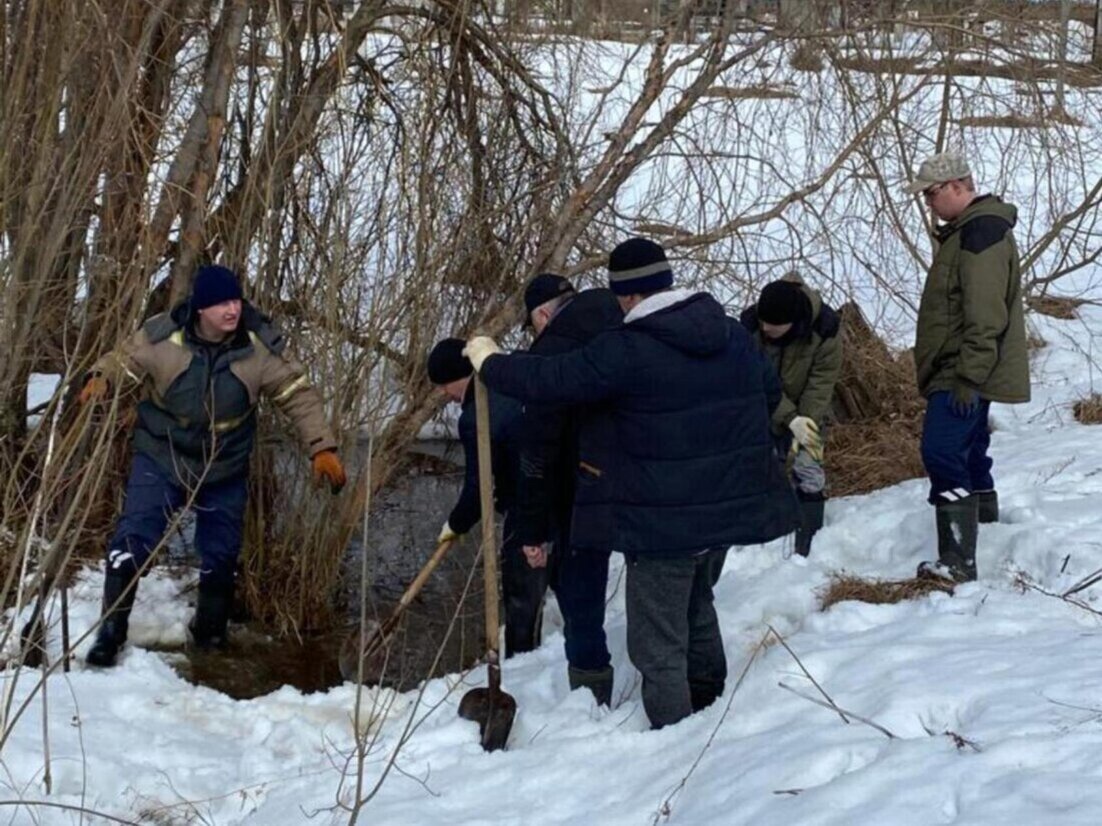 Авария на центральном водоводе поселка оставила без воды 18 жилых домов и четыре социальных объекта Авария на центральном водоводе поселка оставила без воды 18 жилых домов и четыре социальных объекта