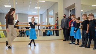 Правительство области окажет поддержку Катунинскому культурному центру